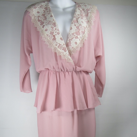 Vintage peplum dress. - Picture 2 of 7